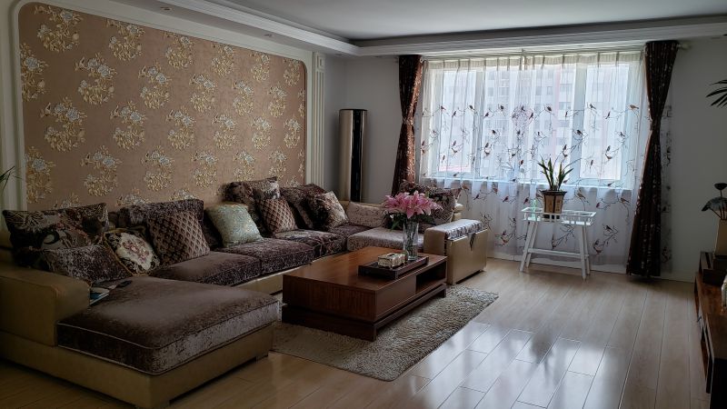 城北狀元府，精裝修4室2廳2衛217m2252萬元。包括2個車位，儲藏室。豪華裝修。學區房。