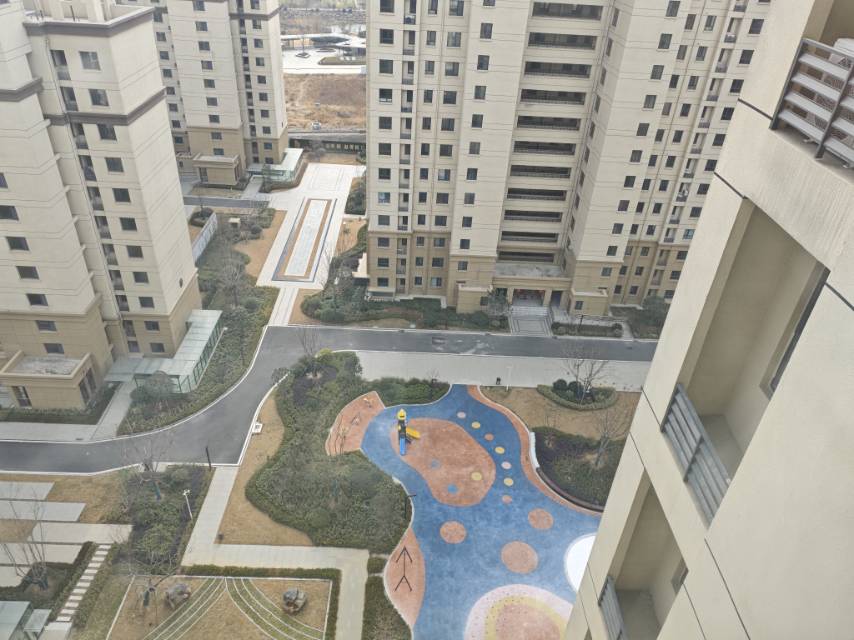 精裝修3室2廳2衛142m22000元/月