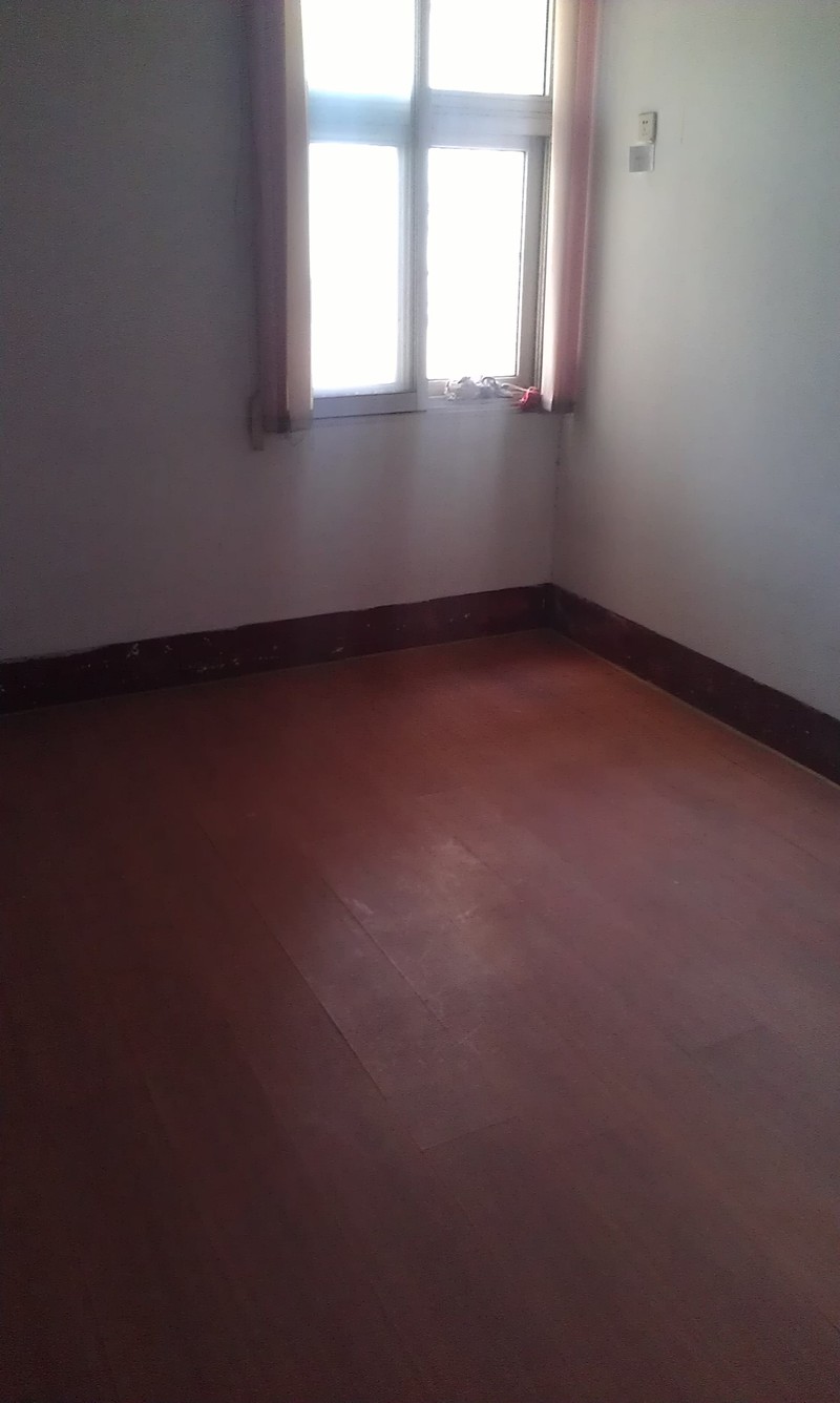 【前進花園】精裝修學區房緊急出手，先買先得