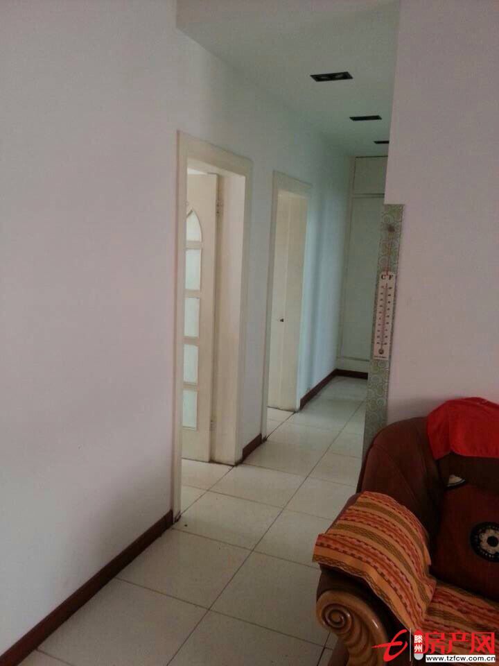 一樓帶院建有三間配房，急售學區房（物價局宿舍）