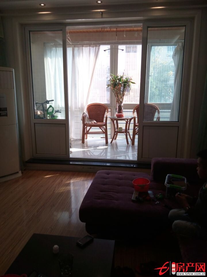 金色家園，一樓，精裝，供暖