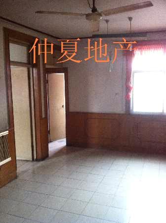 東寺院落戶新實小有供暖四樓滿五年可貸