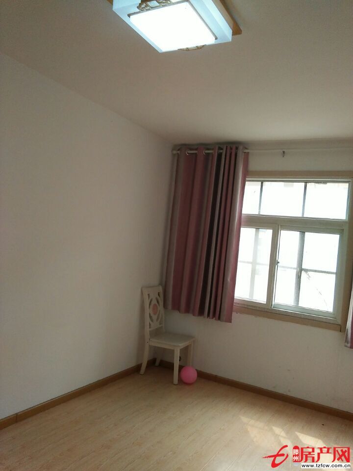 化儀宿舍，問天廣場東臨，租金低，很干凈漂亮的房子