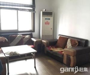 金孔府裝修空調沙發床液晶電視都有