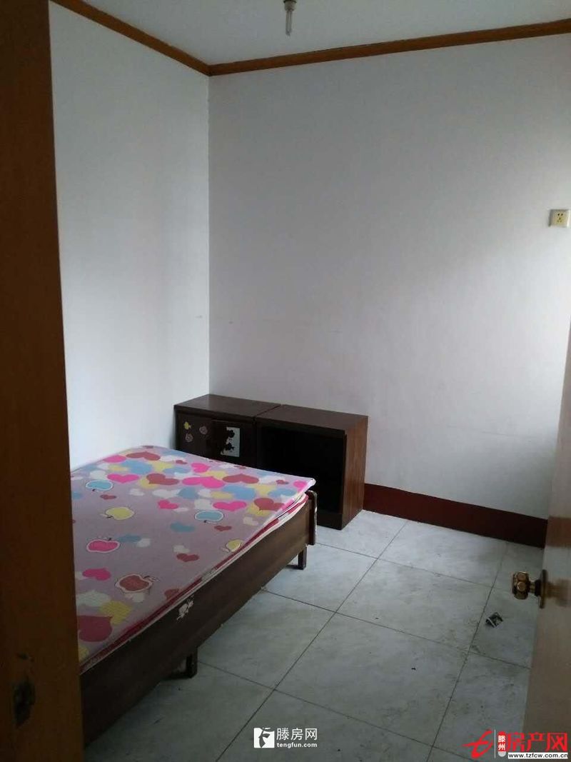 誠信花園三樓精裝出售