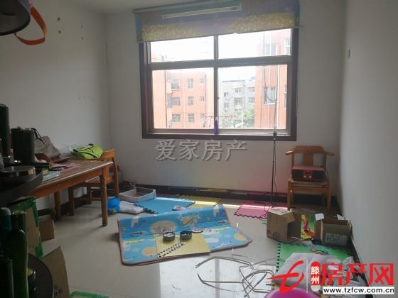 魯東小區三室送儲藏室！