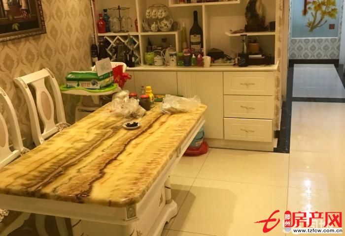 威尼斯二區豪華裝修大三室出售包更名