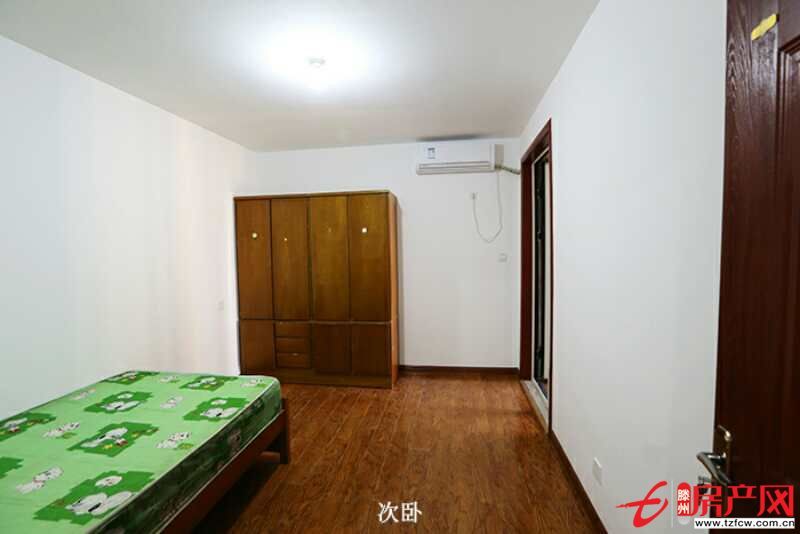 金河灣，新房出租，精裝修，拎包即??！