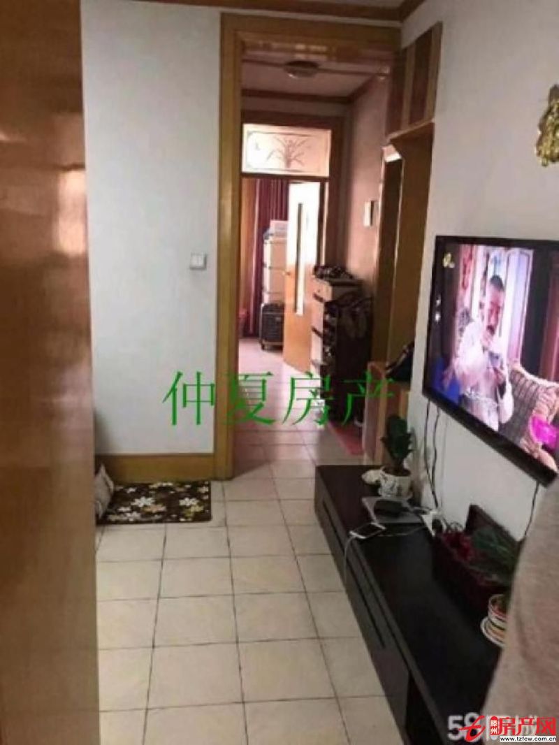 安居小區三室黃，金三樓可貸款看房方便非誠勿擾