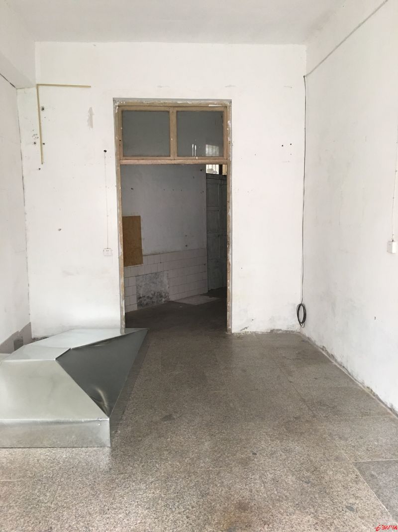 滕州市杏壇東路門頭房出租，臨街商鋪，有市場、客流旺