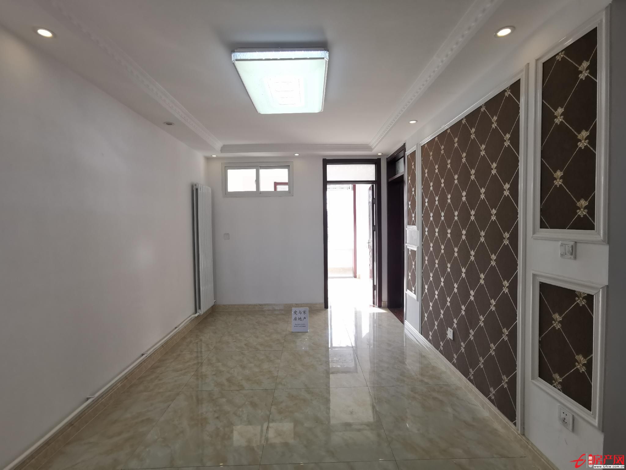 安居小區4樓，精裝3室，拎包即住！