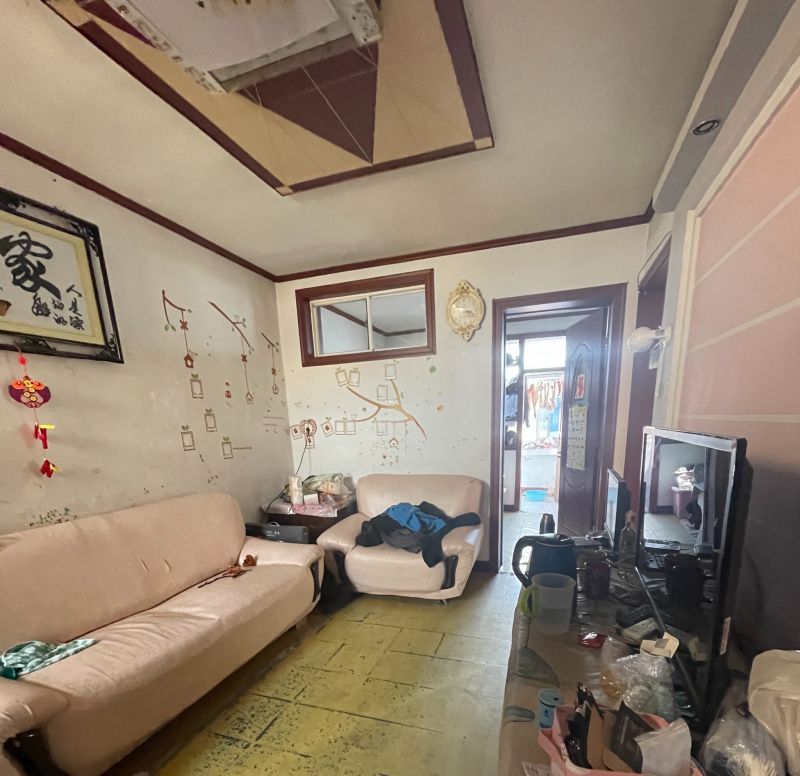 底價出租81平3室安居小區采光好拎包隨時就可以入住