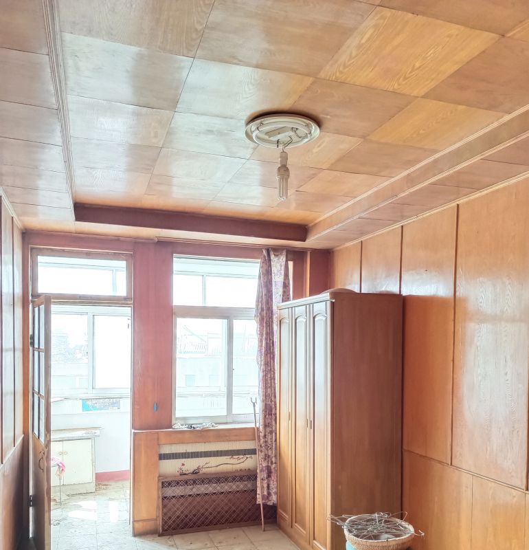 精裝修3室2廳1衛130m2120萬元