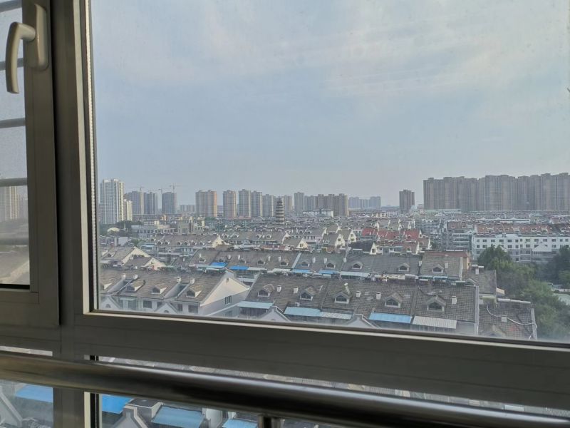 中央城個人的房子出租，價格便宜。122m2